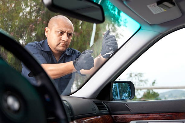 Auto Glass Repair Placentia CA - Expert Windshield Repair and Replacement Services with Speedy Fast Auto Glass