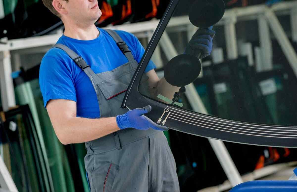 Windshield-Repair-La-Habra-CA-Get-Premier-Auto-Glass-Repair-and-Replacement-Service-with-Speedy-Fast-Auto-Glass